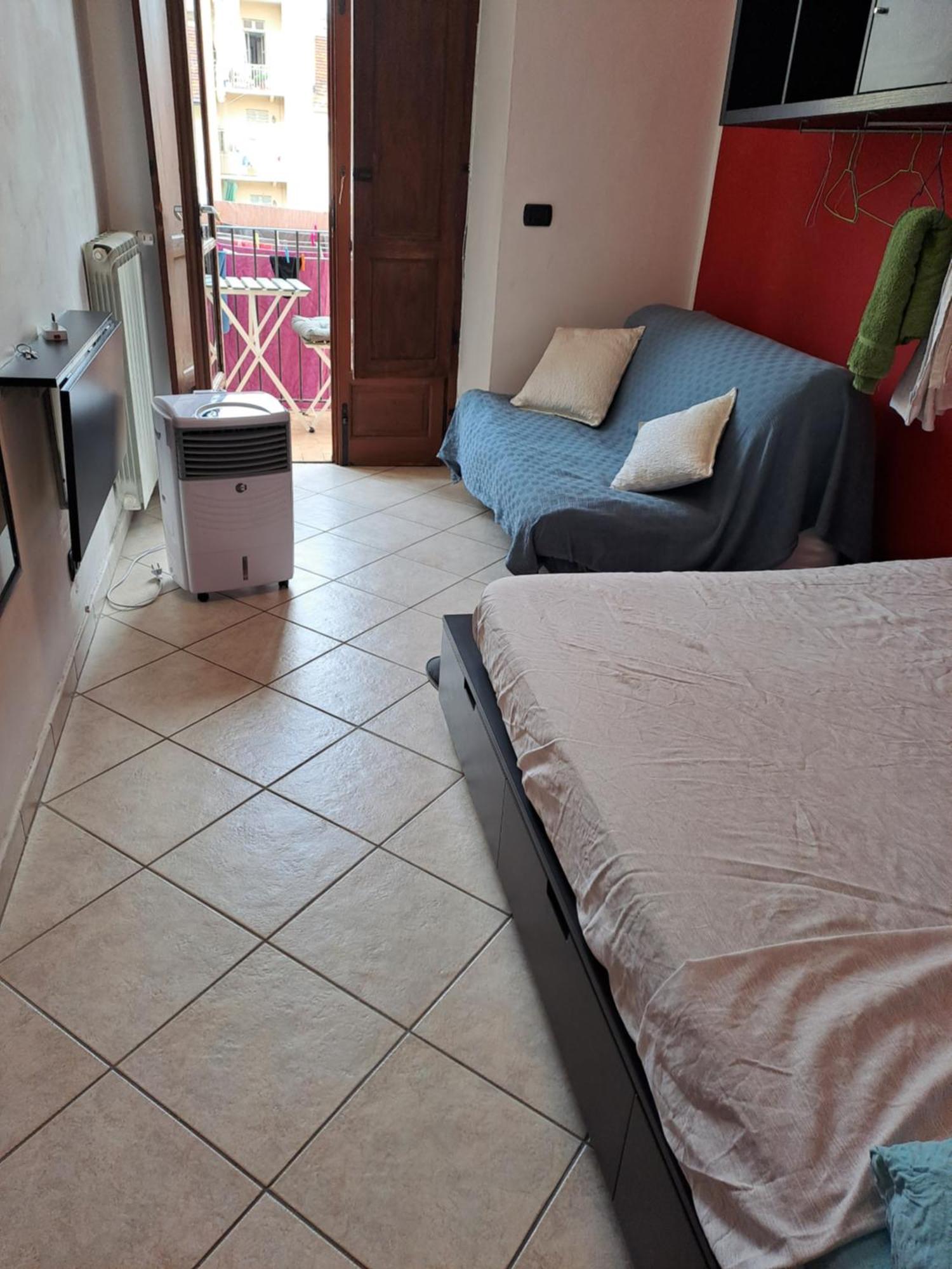 Stanza Privata In Casa Condivisa - Private In Shared